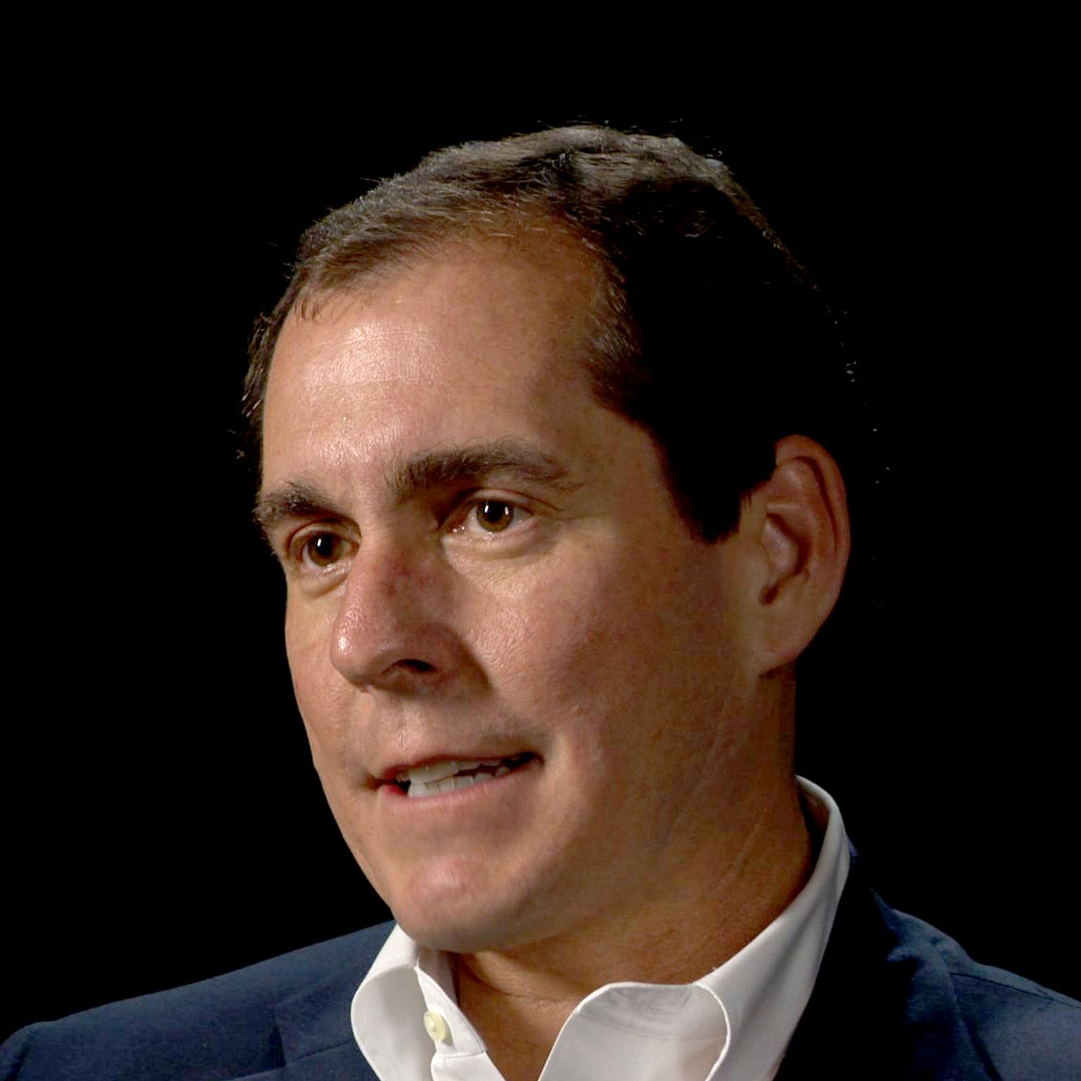 Marc_Singer_close02_1536x1536_Original