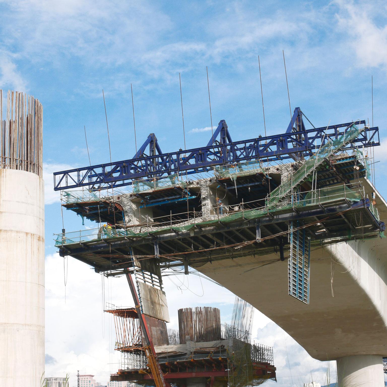 A_risk-management_approach_to_a_successful_infrastructure_project_Original