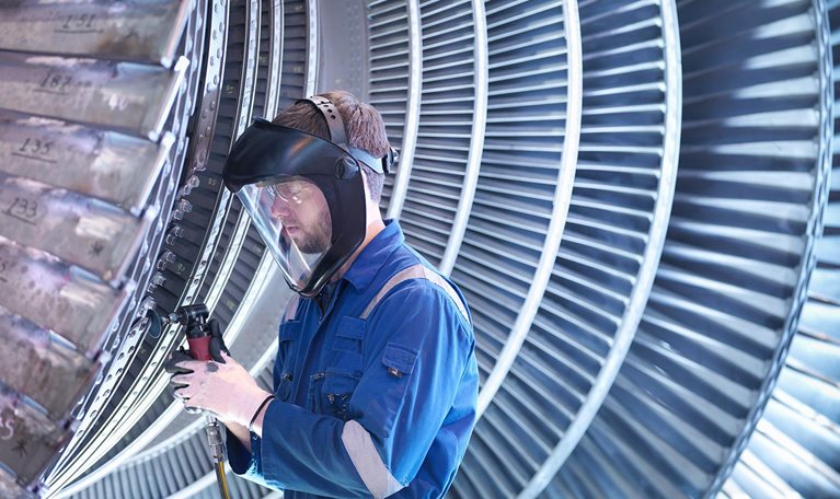 The winning moves in project-based services