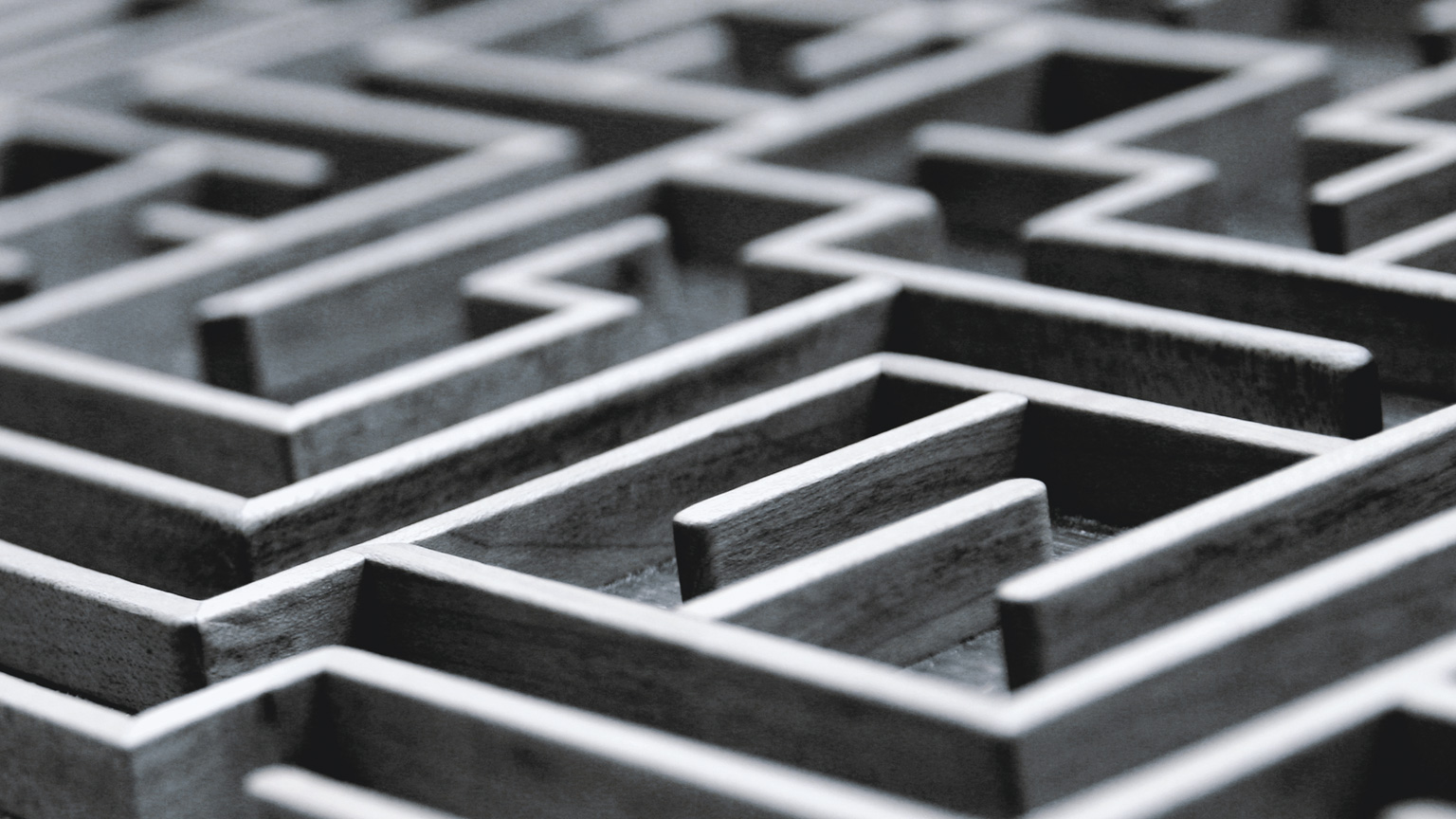 how to make smart decisions quickly in uncertain times