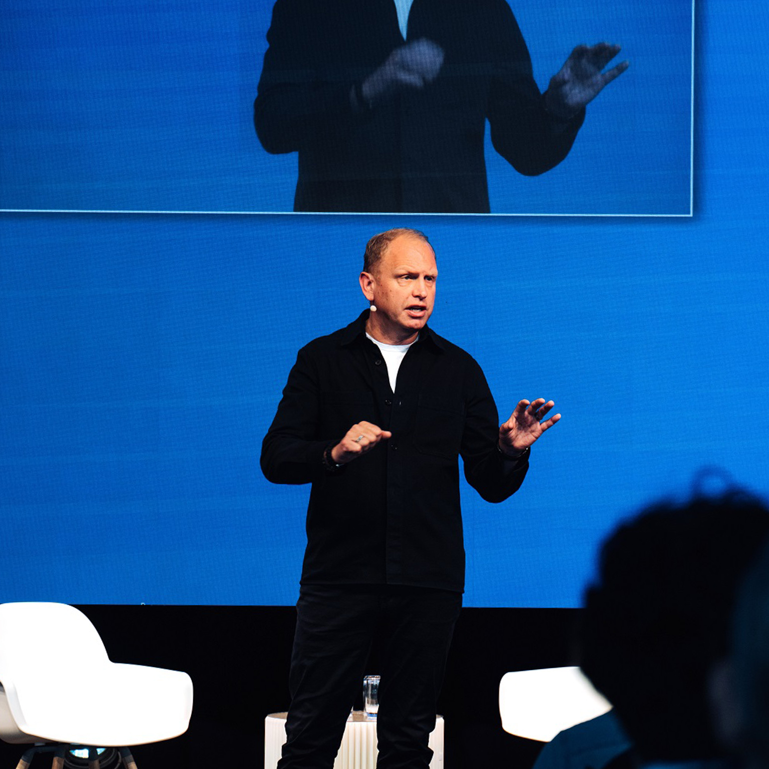 Henrik Henriksson speaking at Green Business Building Summit - screen capture