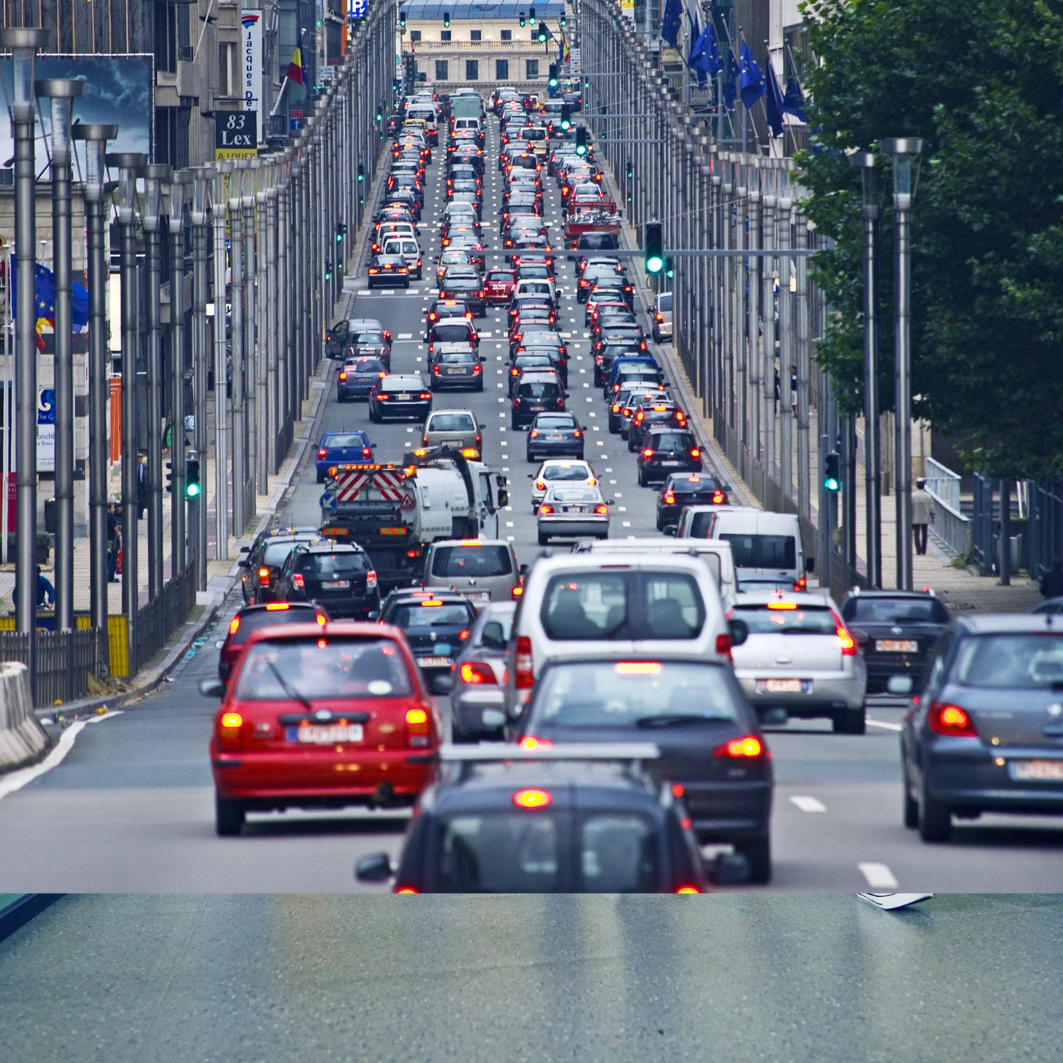 European Quarter, traffic in Rue (street) de la Loi