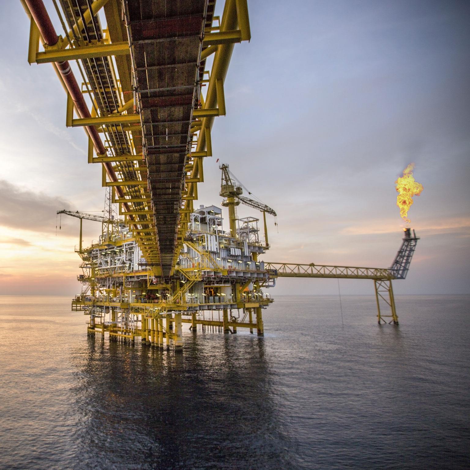 Energizing worldwide oil and gas deepwater developments_400_Standard